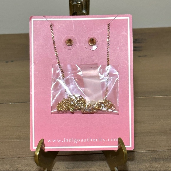 Indigo Authority necklace and earring duo. Pink Coral new in box - Picture 4 of 4